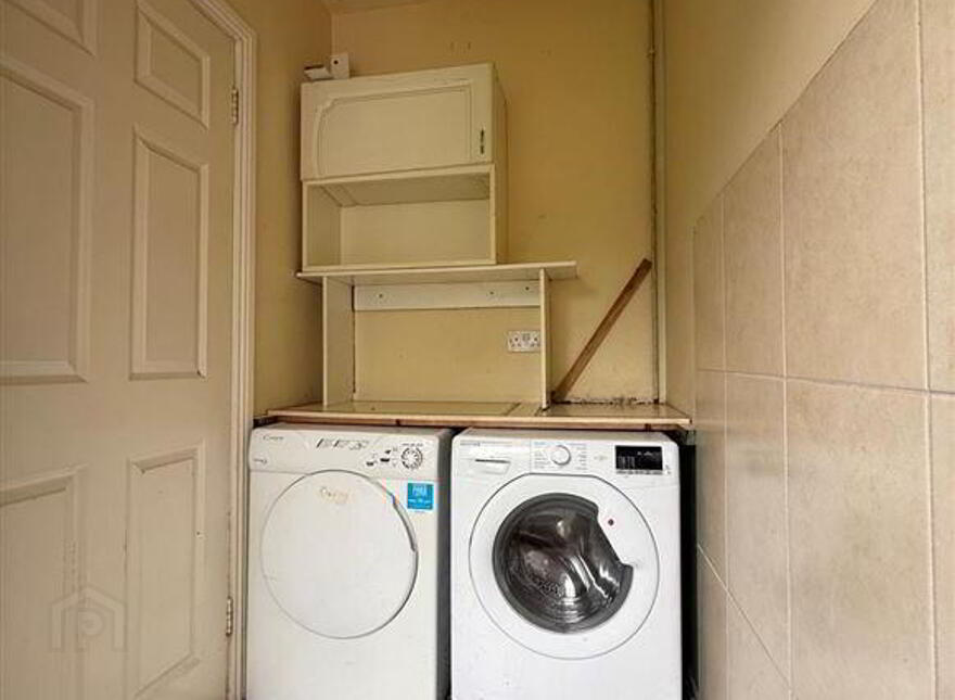 35 Hollywood Grove, Ballaghaderreen, F45Y798