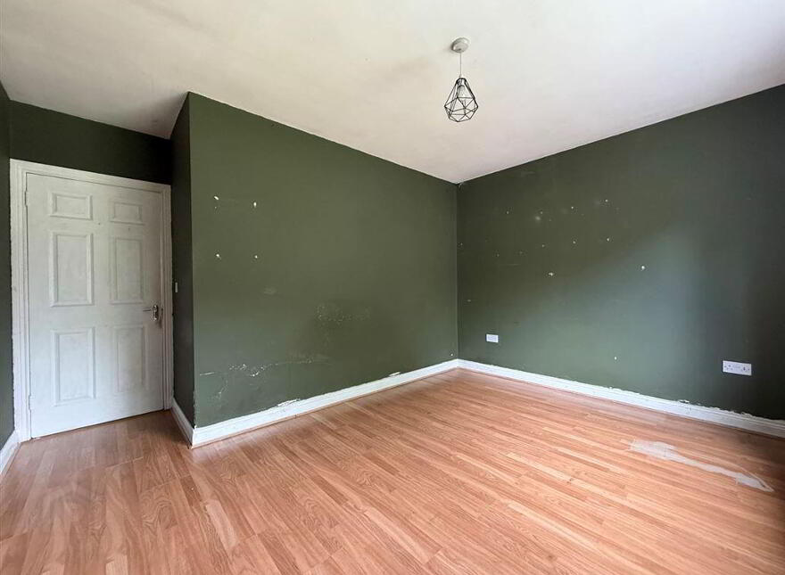 35 Hollywood Grove, Ballaghaderreen, F45Y798