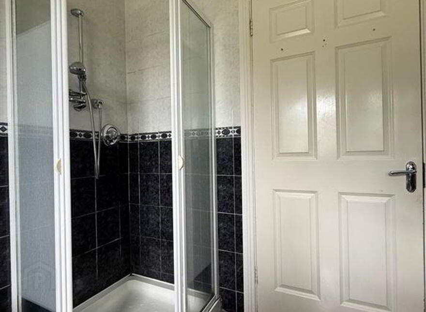 35 Hollywood Grove, Ballaghaderreen, F45Y798