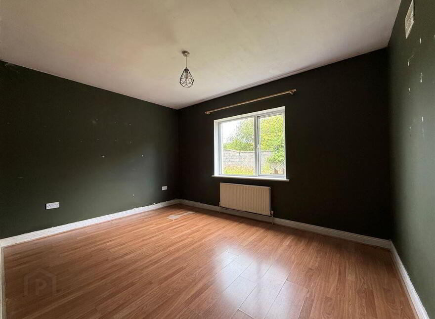 35 Hollywood Grove, Ballaghaderreen, F45Y798