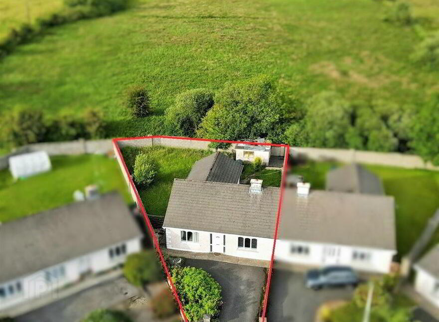 35 Hollywood Grove, Ballaghaderreen, F45Y798