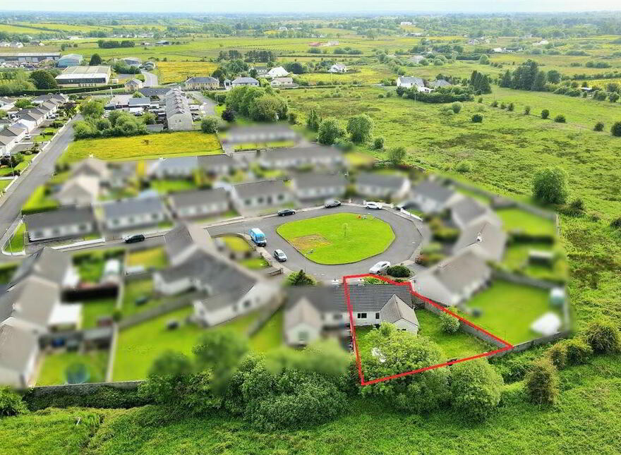 35 Hollywood Grove, Ballaghaderreen, F45Y798