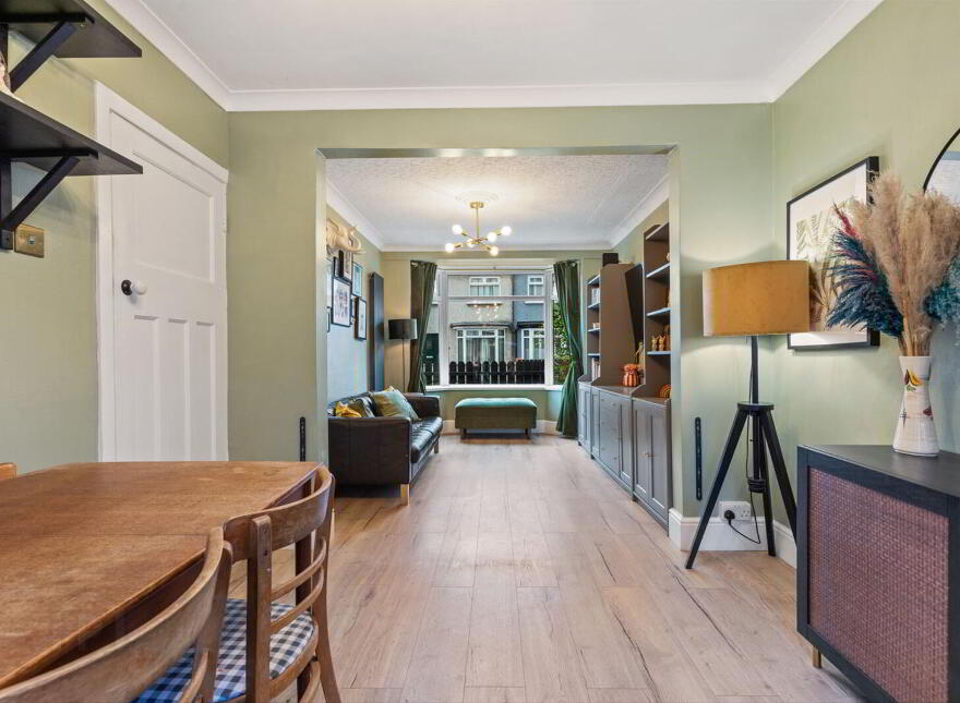 80 Loopland Drive, Belfast, BT6 9DX