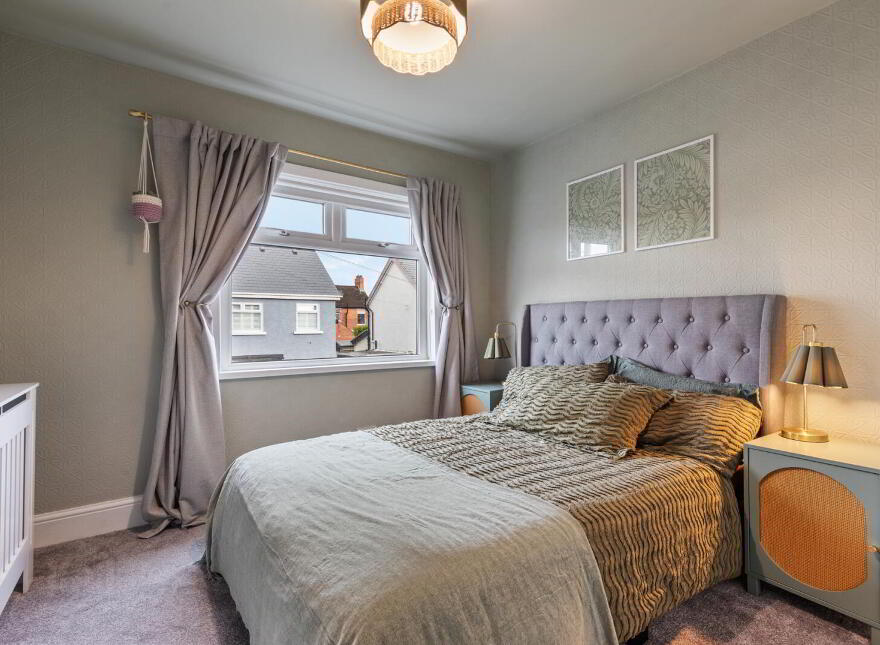 80 Loopland Drive, Belfast, BT6 9DX