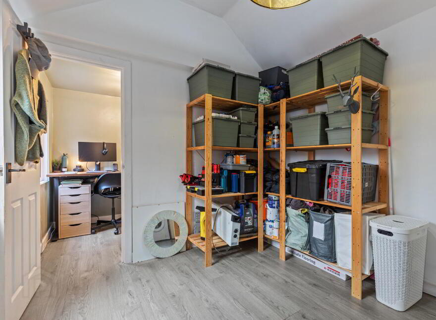 80 Loopland Drive, Belfast, BT6 9DX