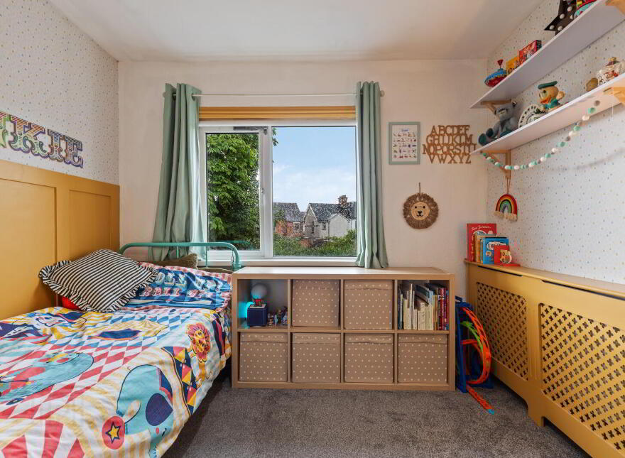 80 Loopland Drive, Belfast, BT6 9DX