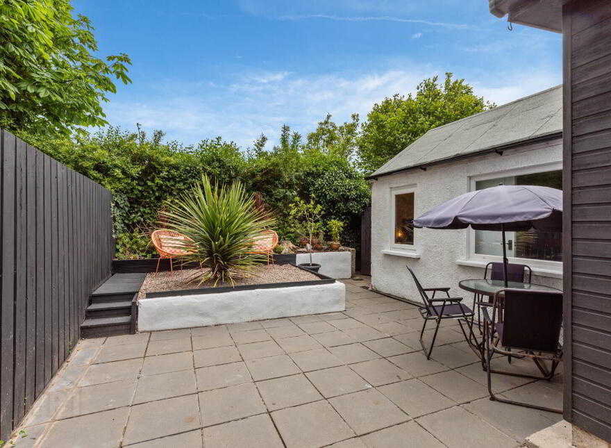 80 Loopland Drive, Belfast, BT6 9DX