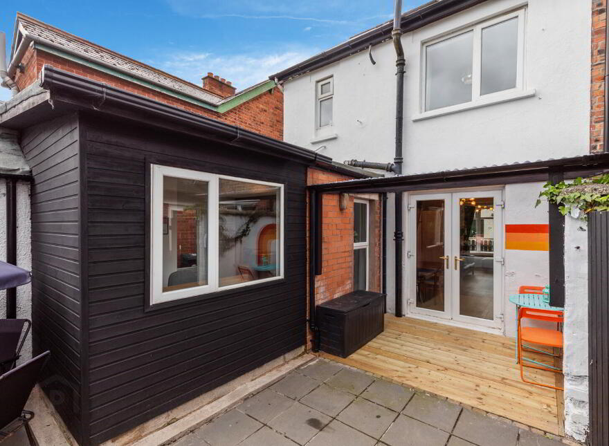 80 Loopland Drive, Belfast, BT6 9DX