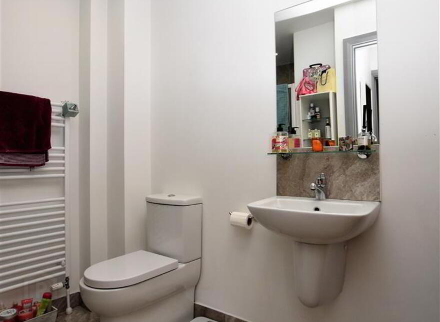 Apt 12, 108-110 Eglantine Avenu, Belfast, BT9 6EU