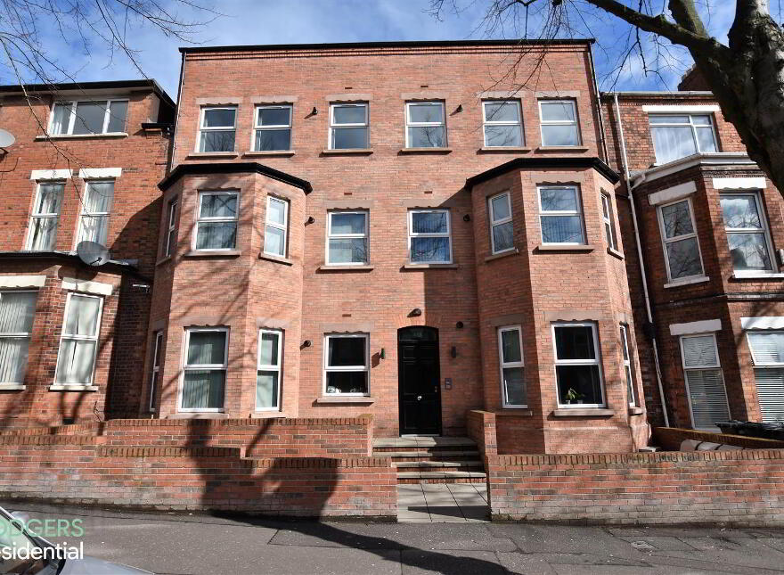 Apt 12, 108-110 Eglantine Avenu, Belfast, BT9 6EU