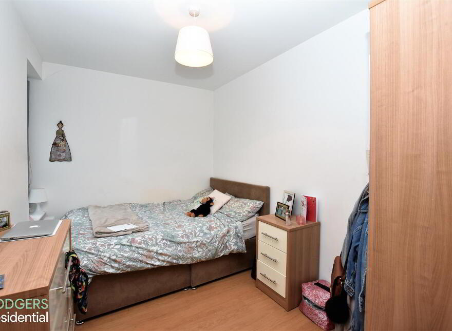 Apt 12, 108-110 Eglantine Avenu, Belfast, BT9 6EU
