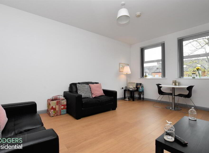 Apt 12, 108-110 Eglantine Avenu, Belfast, BT9 6EU
