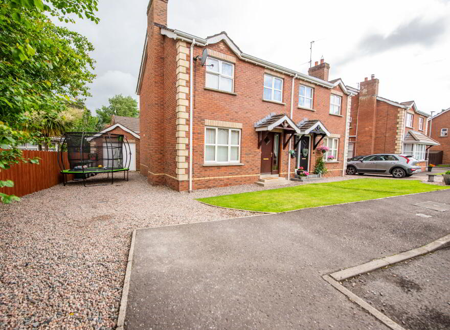 105 Murray Wood, Waringstown, Craigavon, BT66 7GW