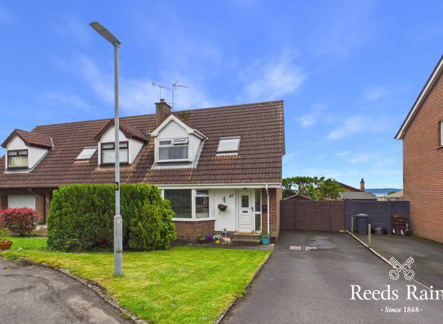 25 Hillview Crescent, Carrickfergus, BT38 8YR