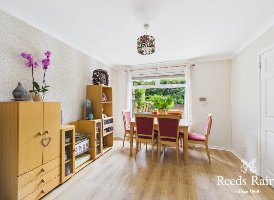 25 Hillview Crescent, Carrickfergus, BT38 8YR