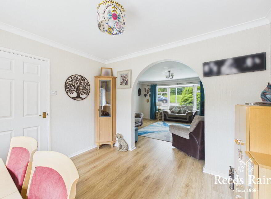 25 Hillview Crescent, Carrickfergus, BT38 8YR