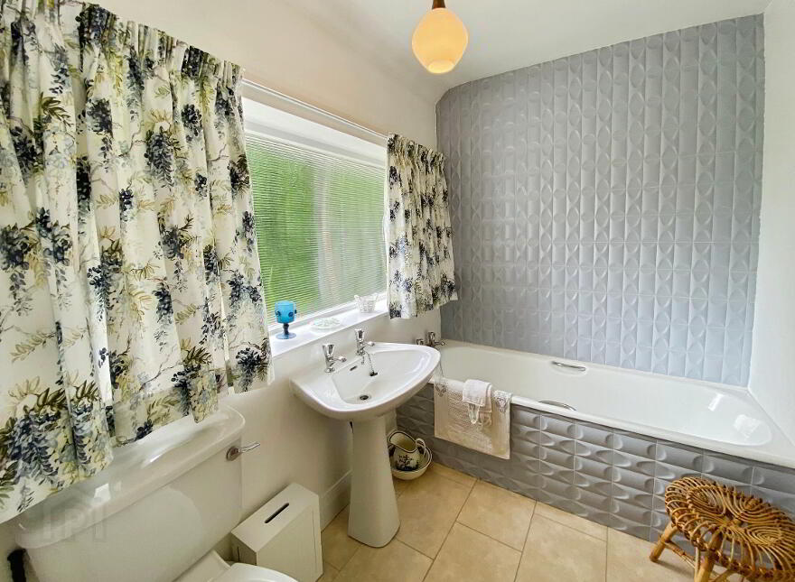 8 Bayview Park, Londonderry, BT47 6TA