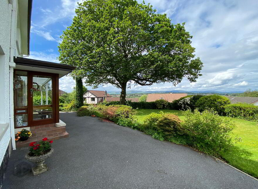 8 Bayview Park, Londonderry, BT47 6TA