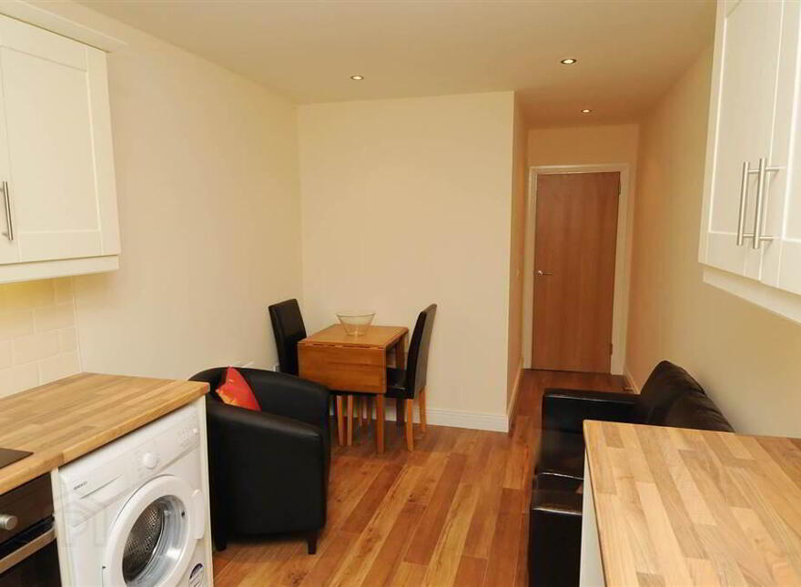 Apt 3, 22 Cromwell Road, Belfast, BT7 1JW
