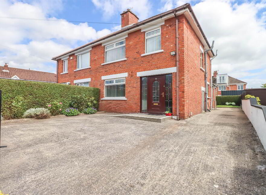 4 Cumberland Drive, Dundonald, Belfast, BT16 2AS