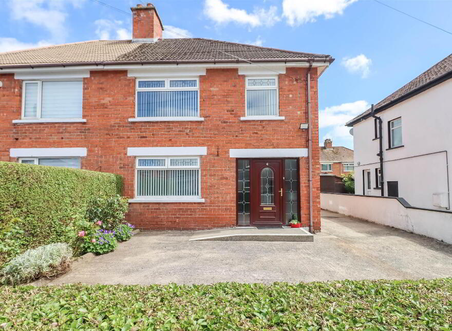 4 Cumberland Drive, Dundonald, Belfast, BT16 2AS