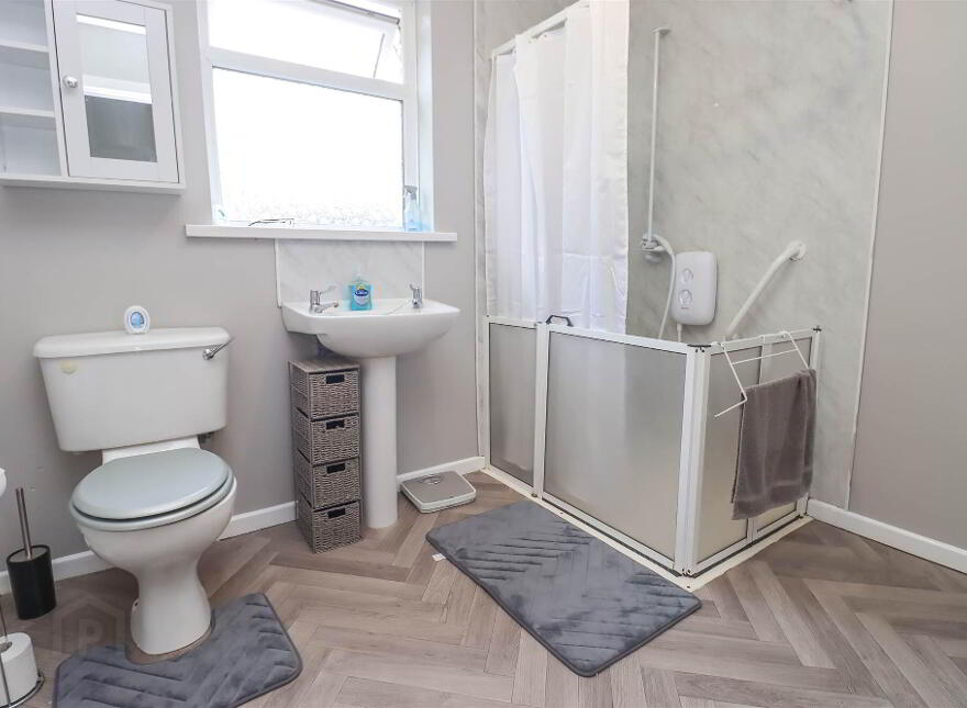 4 Cumberland Drive, Dundonald, Belfast, BT16 2AS