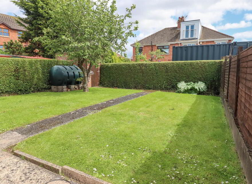4 Cumberland Drive, Dundonald, Belfast, BT16 2AS