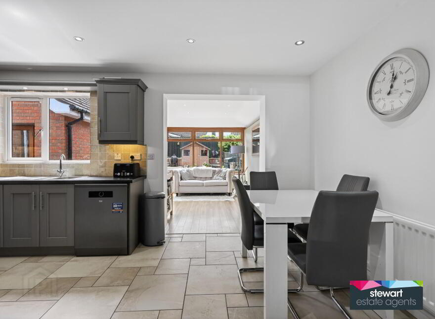 30 Arindale, Moira, Maghaberry, BT67 0SY