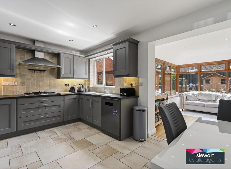 30 Arindale, Moira, Maghaberry, BT67 0SY