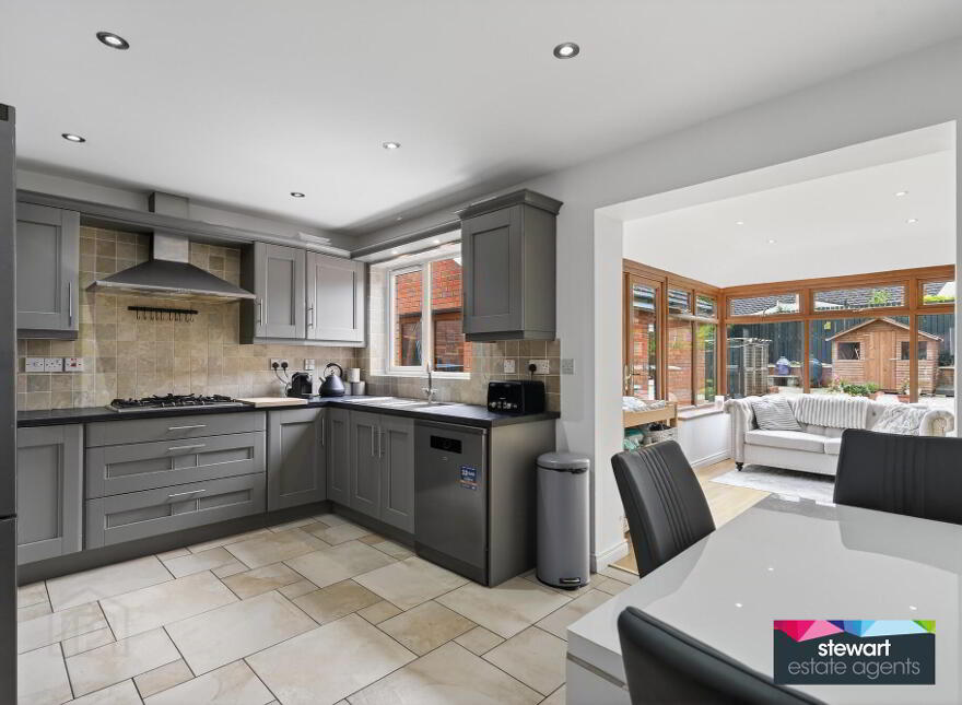 30 Arindale, Moira, Maghaberry, BT67 0SY