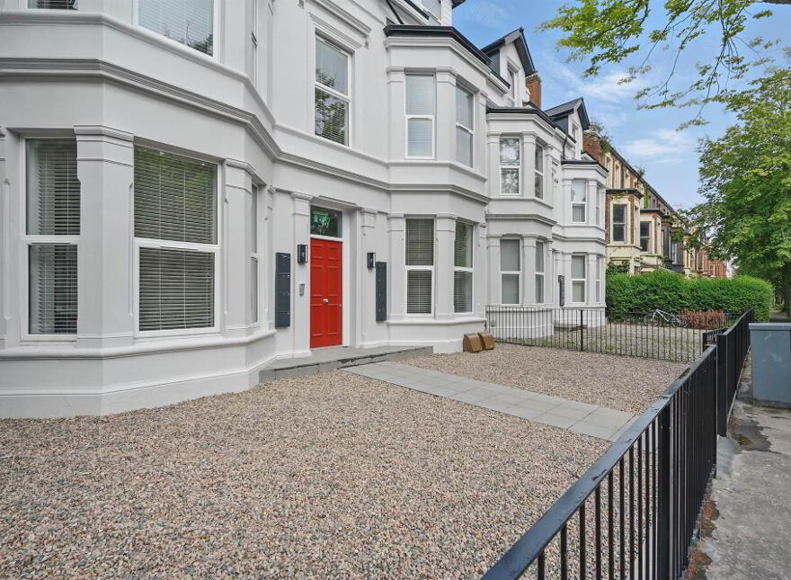 Apt 3, 37 Wellington Park, Lisburn Road, Belfast, BT9 6DN
