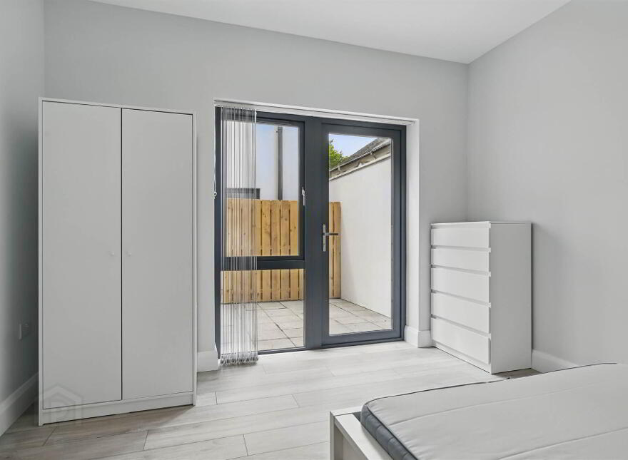 Apt 3, 37 Wellington Park, Lisburn Road, Belfast, BT9 6DN