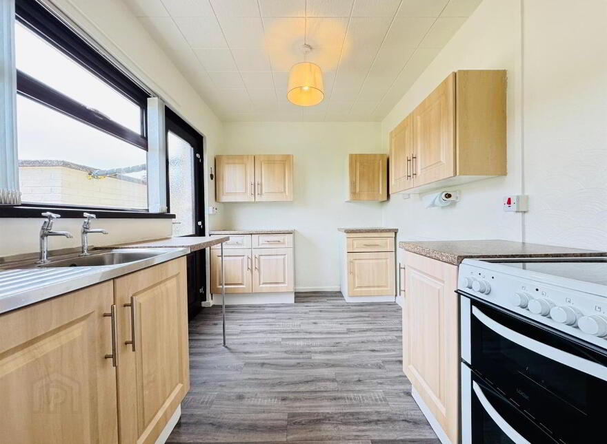 7 Dunowen Pass, Rathcoole, Newtownabbey, BT37 9HW