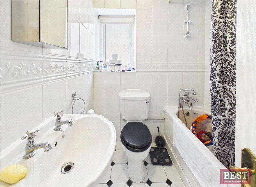 Flat 2 Waterfront House, 8 Seaview, Warrenpoint, Newry, BT34 3NJ
