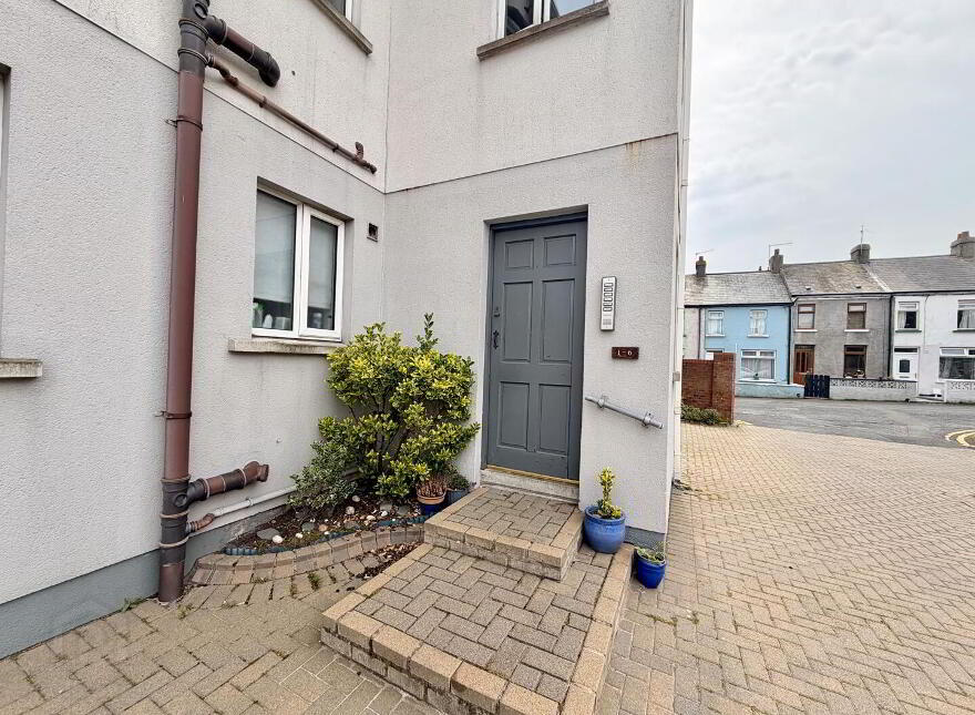 5 Dormans Court, Railway Street, Donaghadee, BT21 0JL