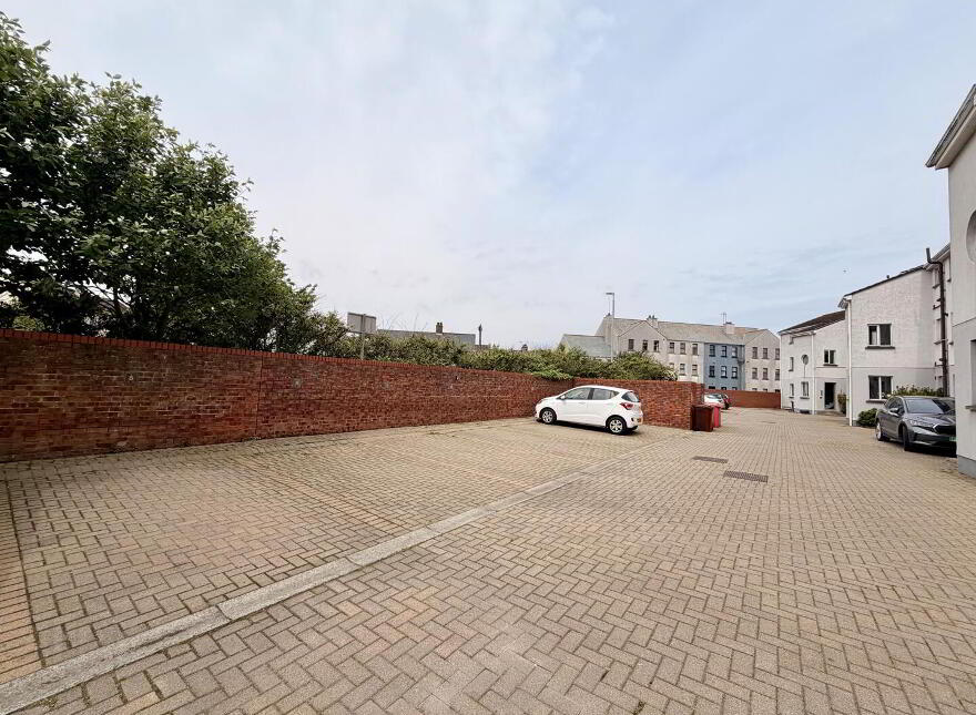 5 Dormans Court, Railway Street, Donaghadee, BT21 0JL