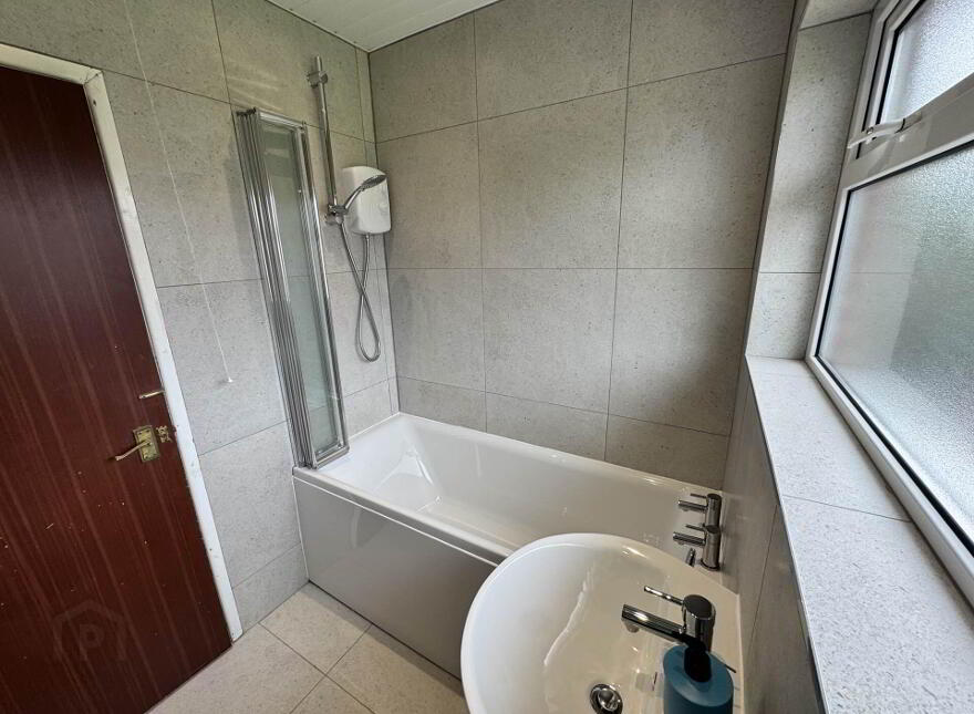 17 Prospect Gardens, Carrickfergus, BT38 8QX