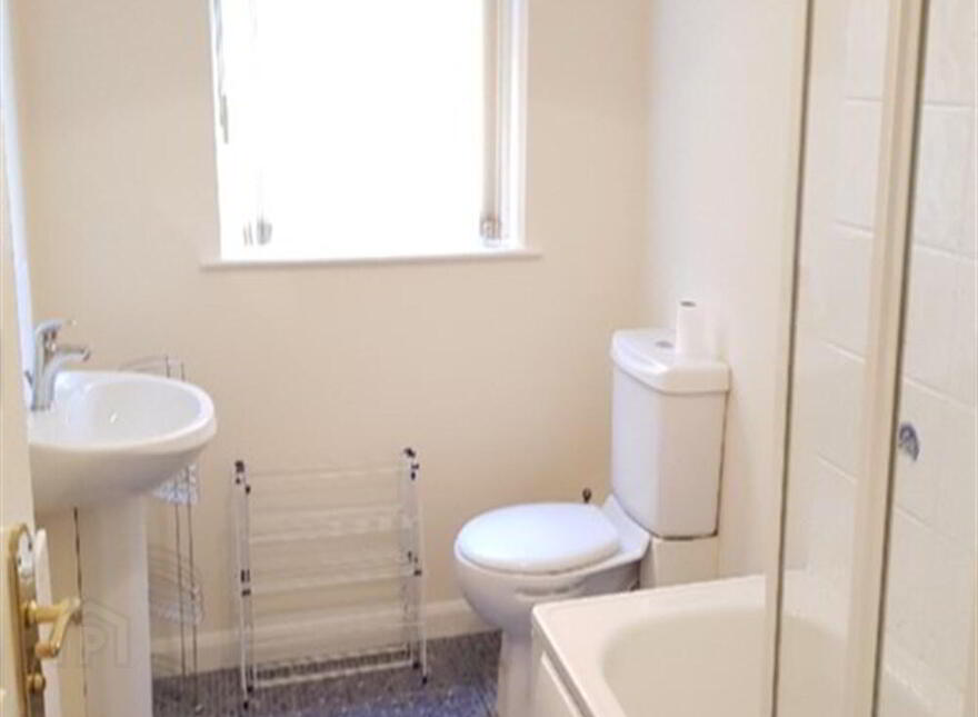 Apt 6 99, 101 Eglantine Avenue, Belfast, BT9 6RW