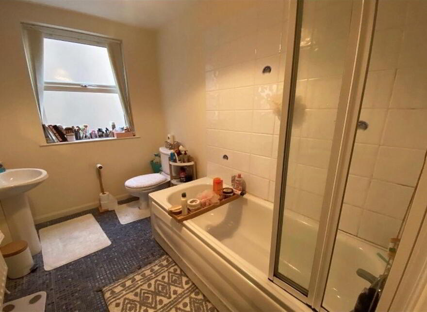 Apt 6 99, 101 Eglantine Avenue, Belfast, BT9 6RW