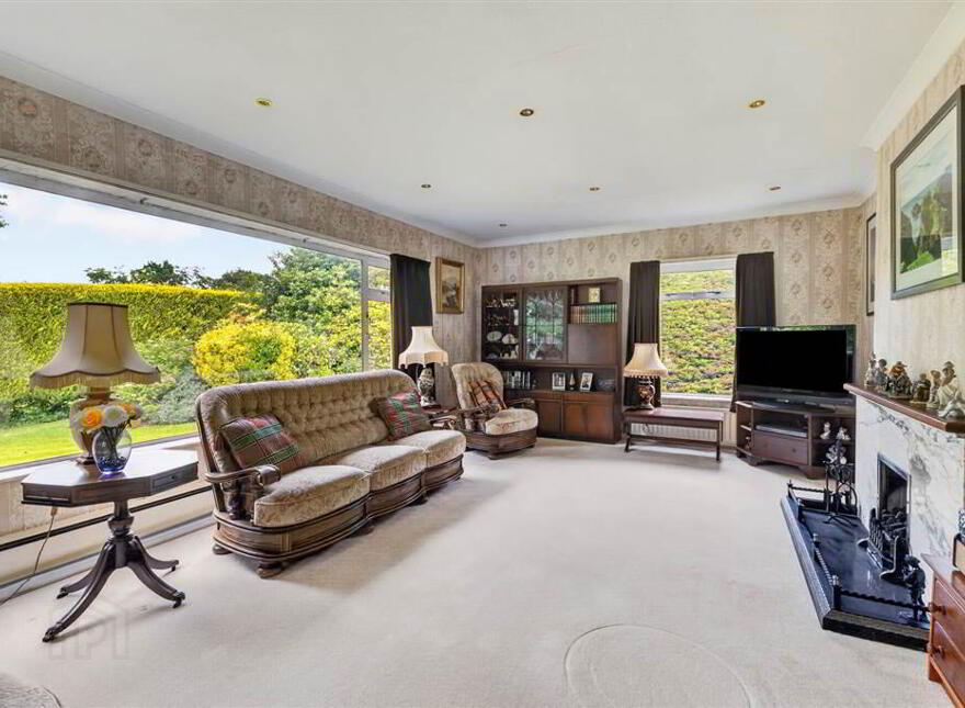 18 Upper Mealough Road, Carryduff, Belfast, BT8 8LR