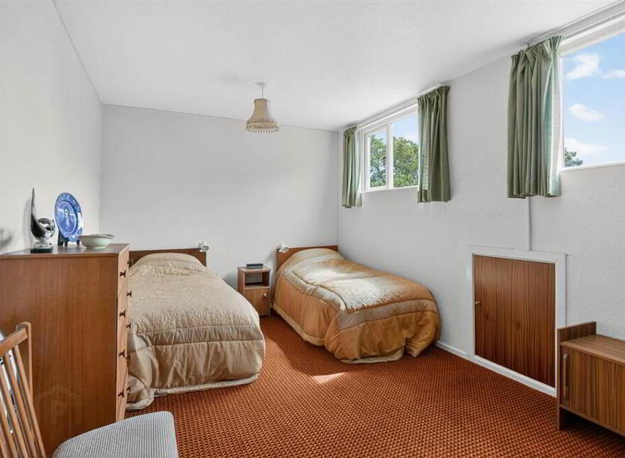 18 Upper Mealough Road, Carryduff, Belfast, BT8 8LR