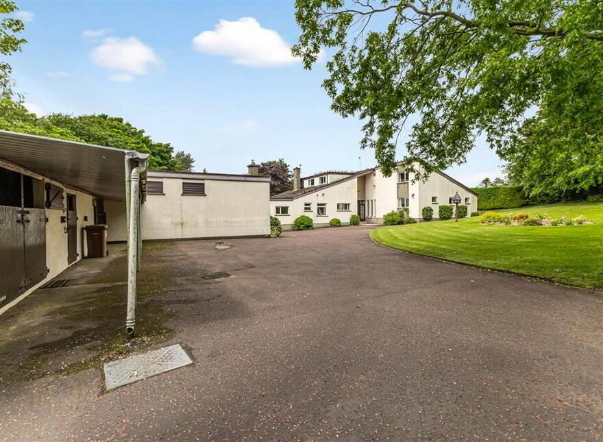 18 Upper Mealough Road, Carryduff, Belfast, BT8 8LR