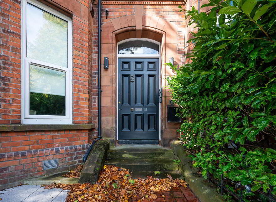 Apt 5, 15 Malone Road, Belfast, BT9 6RT