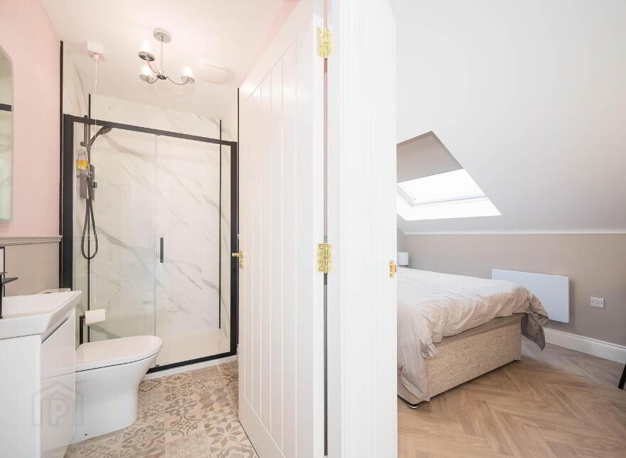 Apt 7, 15 Malone Road, Belfast, BT9 6RT