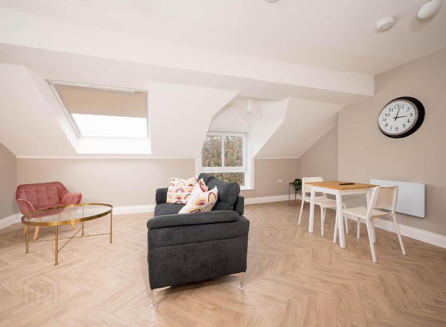 Apt 7, 15 Malone Road, Belfast, BT9 6RT