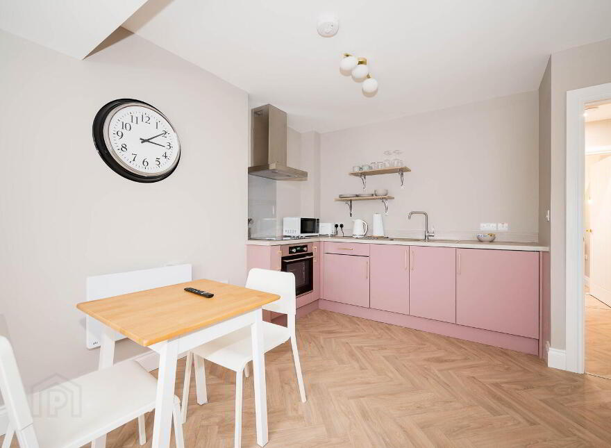 Apt 7, 15 Malone Road, Belfast, BT9 6RT