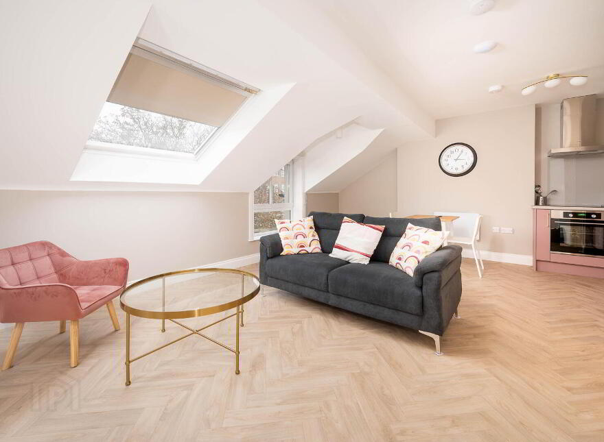 Apt 7, 15 Malone Road, Belfast, BT9 6RT