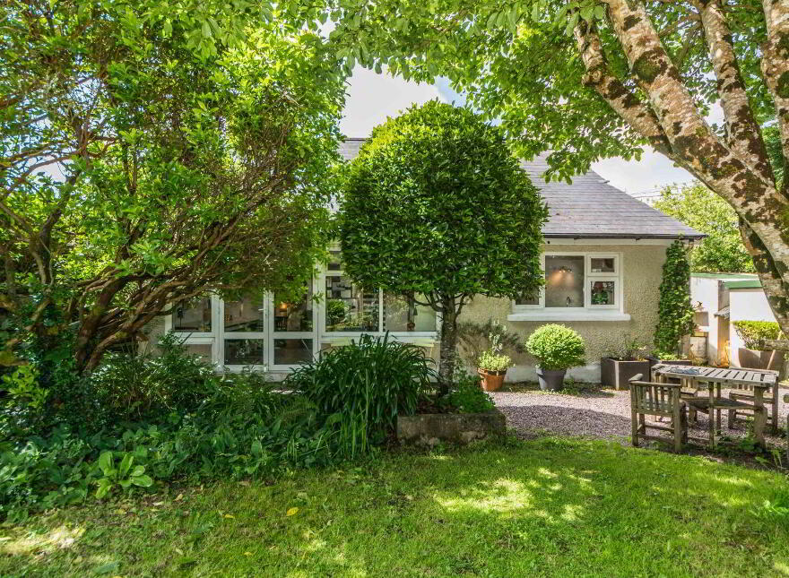Chapel Lane, Ballydehob, P81C527