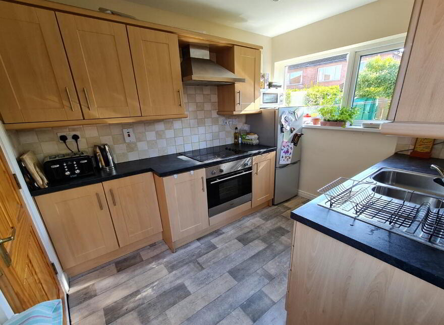 19 Prince Edward Park, Belfast, BT9 5FZ