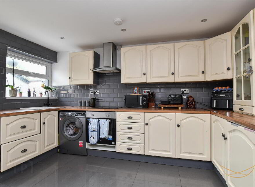152 Rashee Road, Ballyclare, BT39 9JB